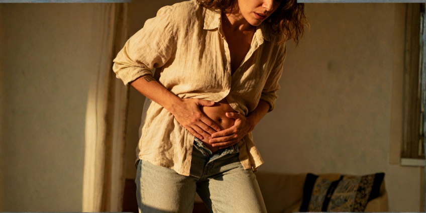 doctor reviewing blood sugar data with patient